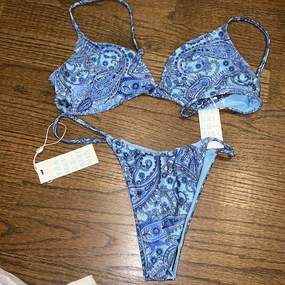 Frankie’s bikini